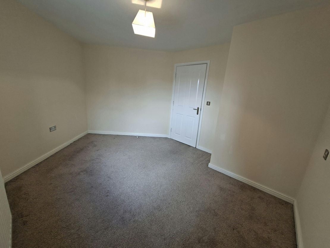 Flat Willowbrook Drive in Stoke-On-Trent