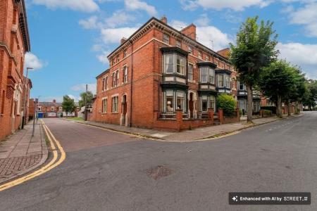 Flat St James Terrace in Leicester