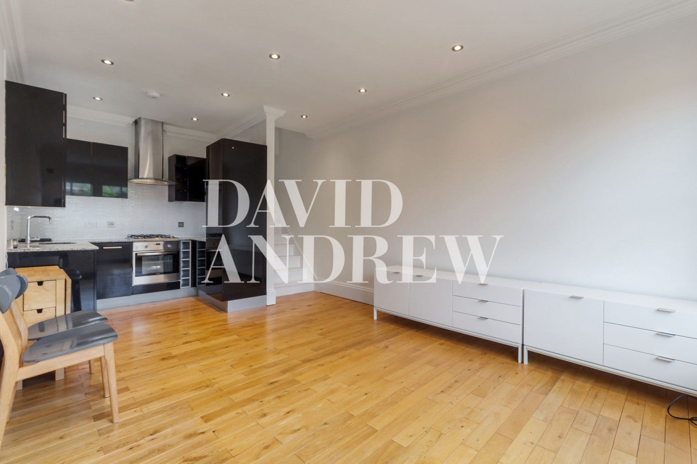 Flat Bickerton Road in Greater London