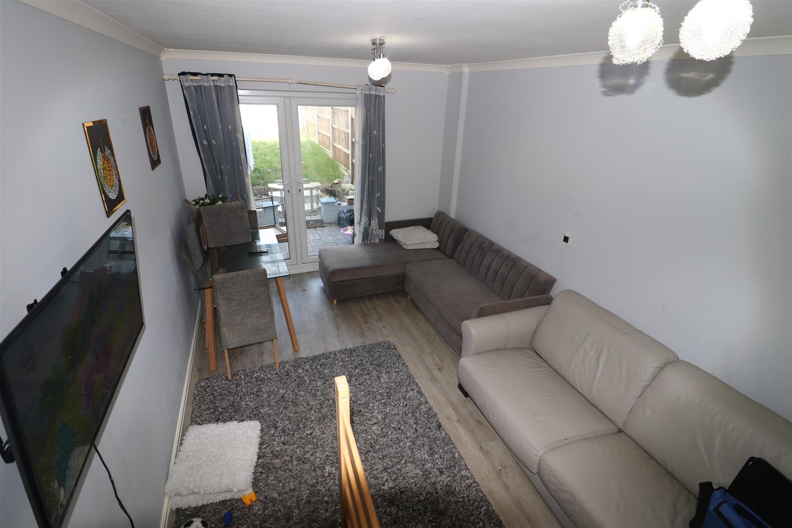 House Kingfisher Close in Greater London