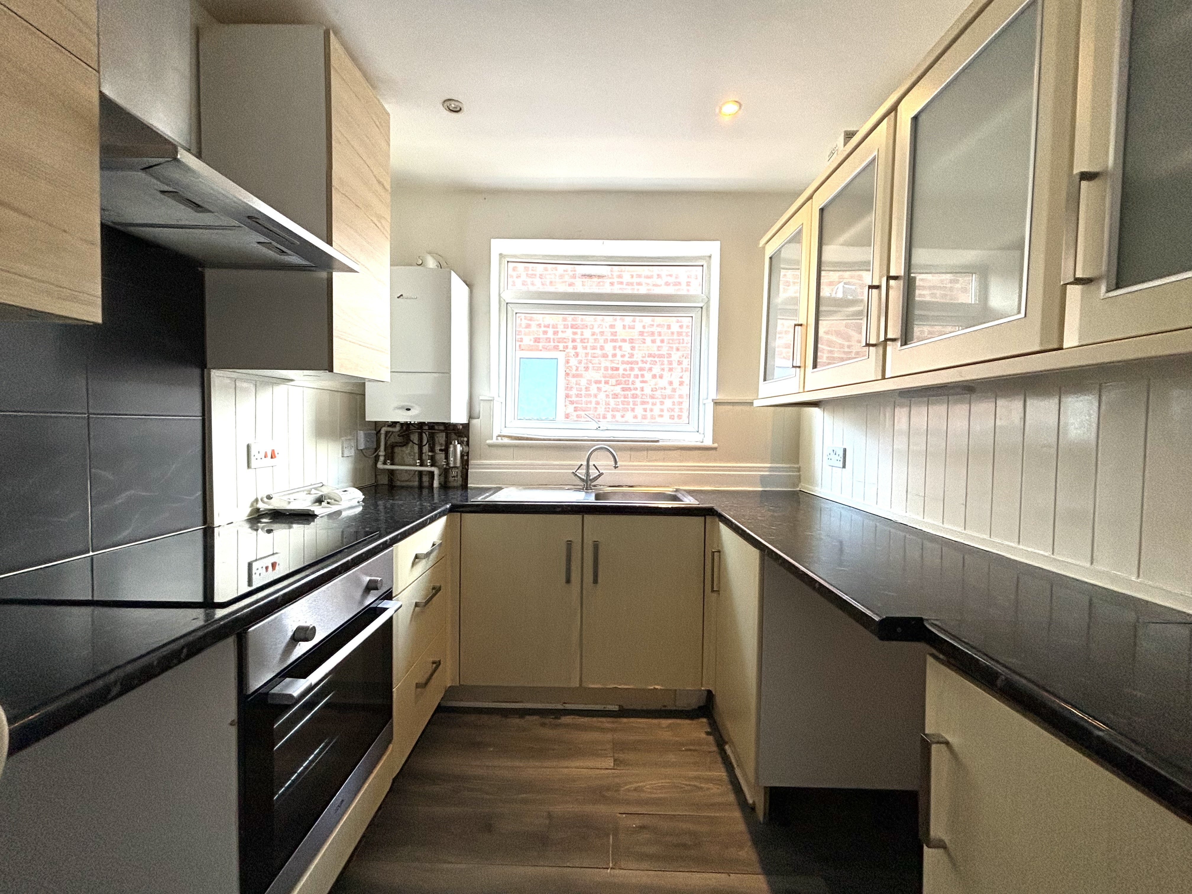Flat Wellman Croft in Birmingham