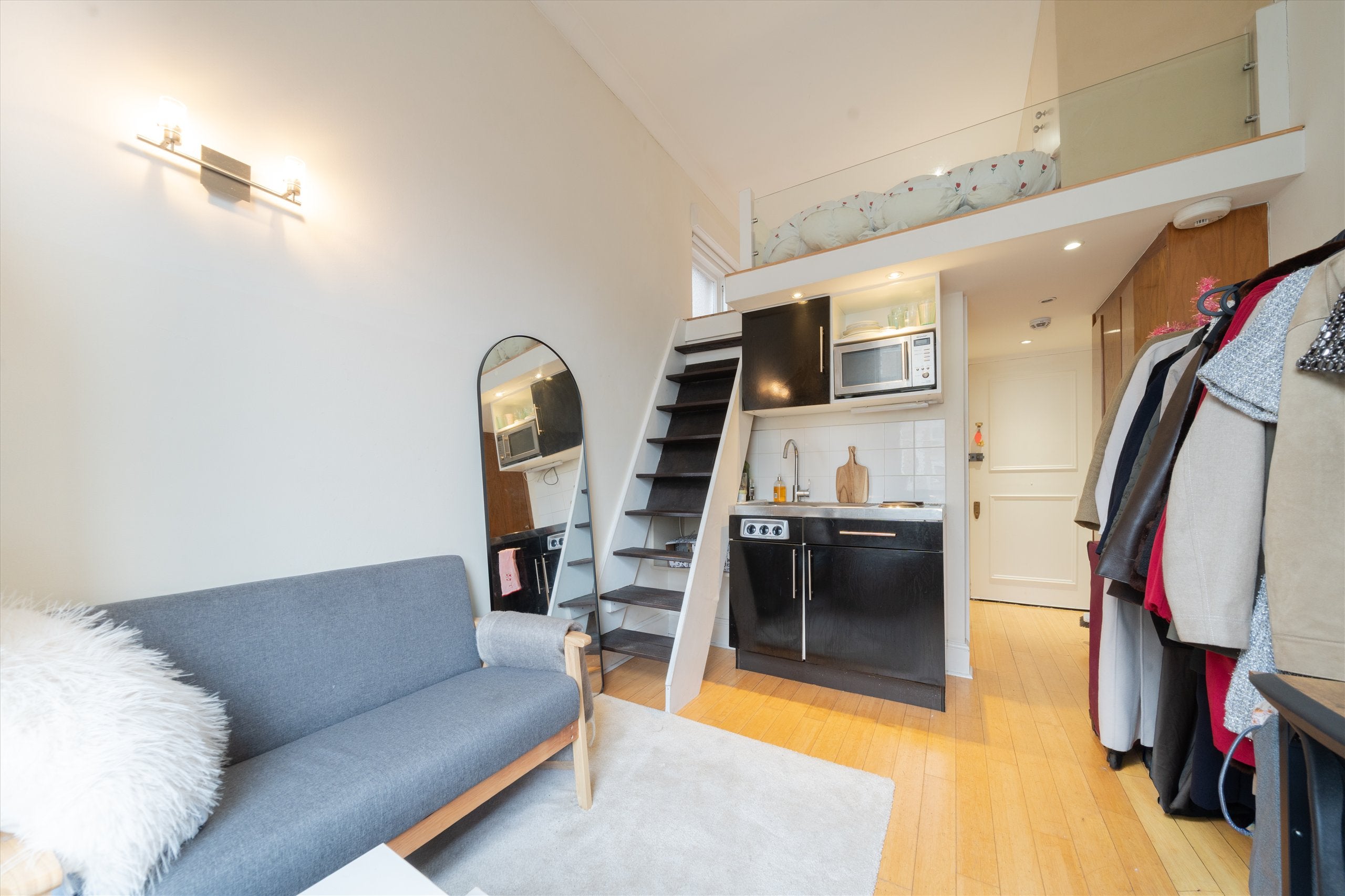 Flat Harrington Gardens in Greater London