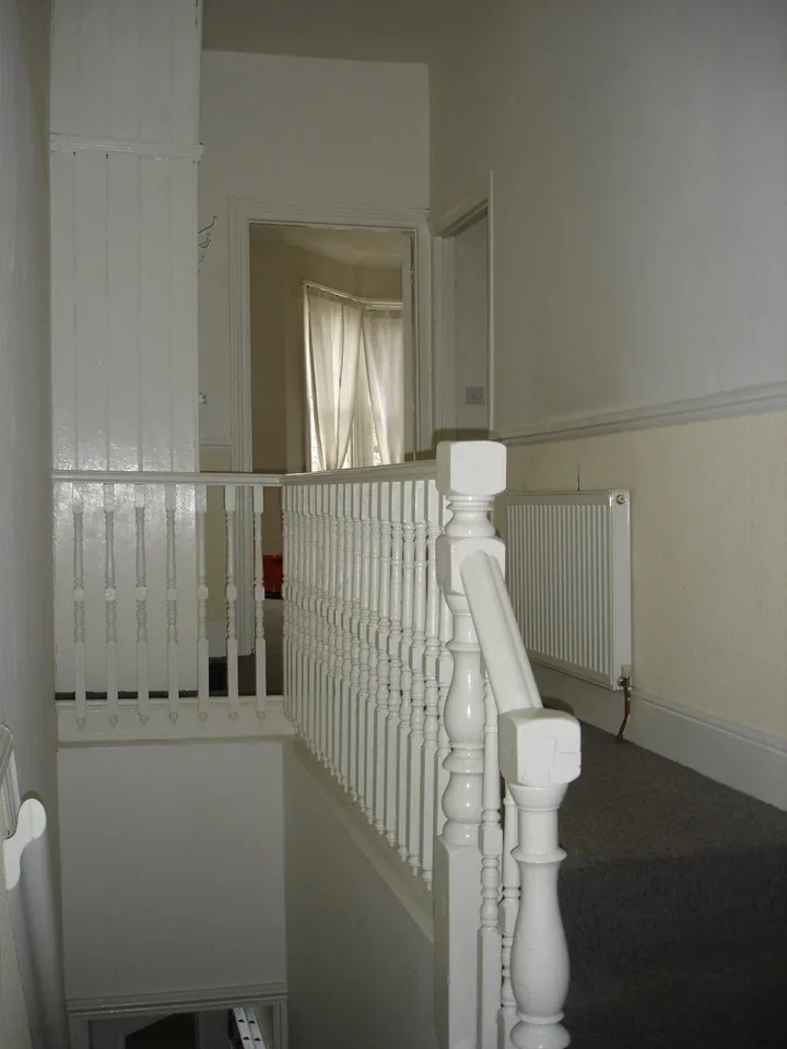 Flat Aspinall Road in Greater London
