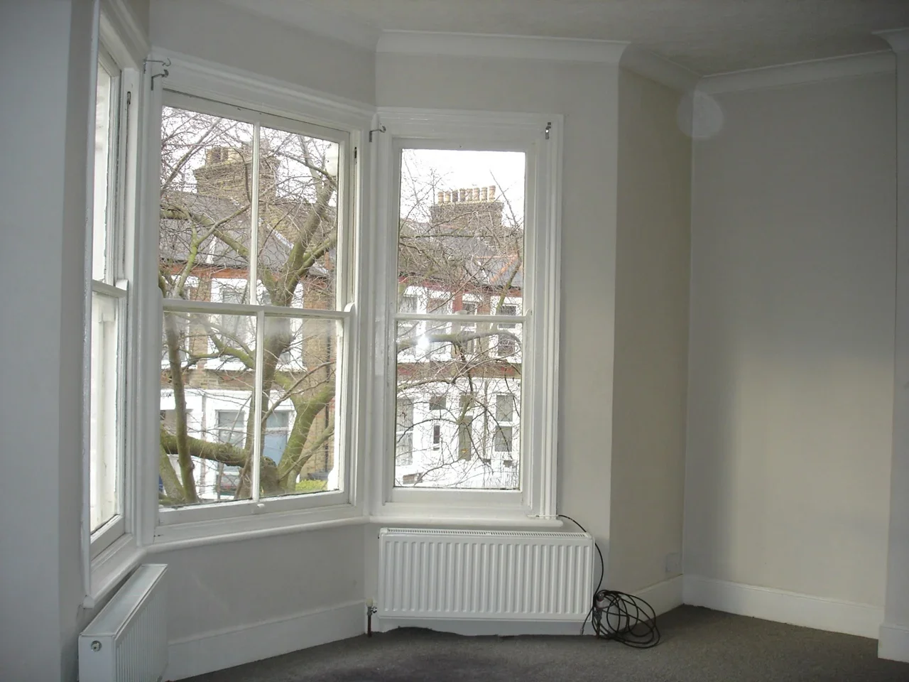 Flat Aspinall Road in Greater London