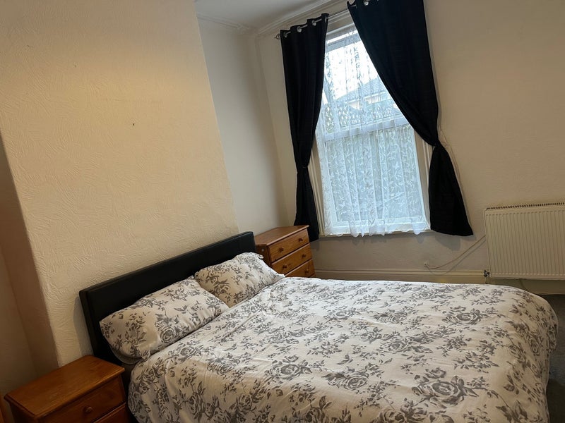 Room Moorland Road in Weston-super-Mare