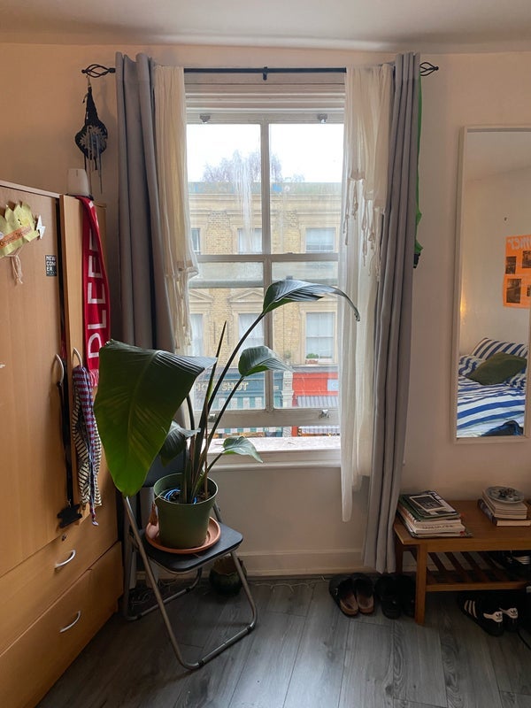 Room Bethnal Green Road in Greater London
