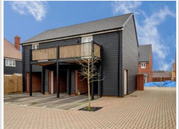Flat Ryeland Way in Ashford