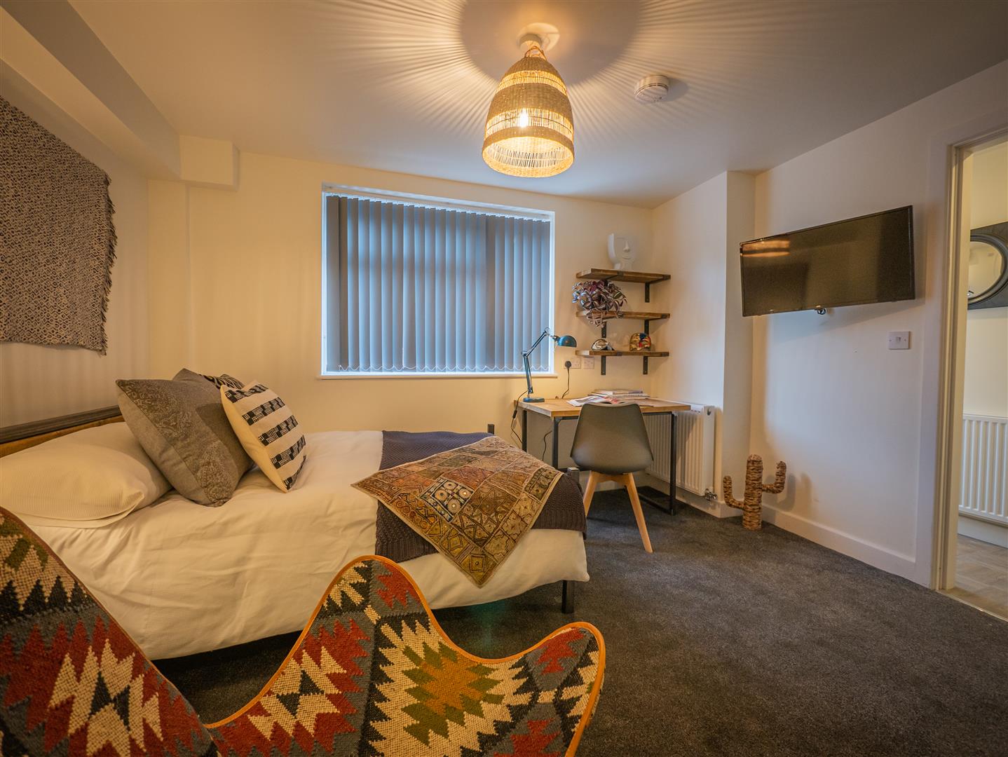 Room Cornwall Road in Coventry
