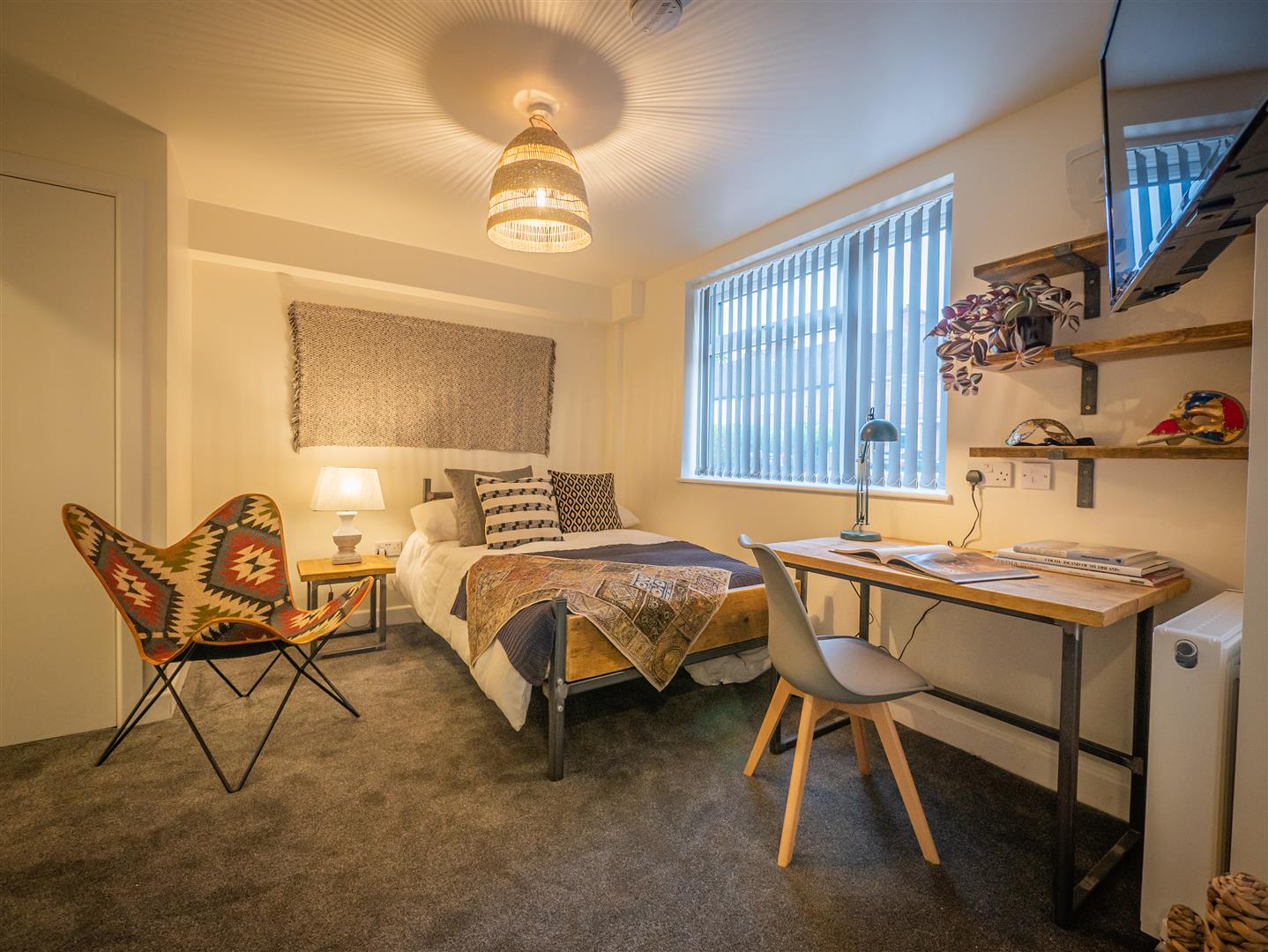 Room Cornwall Road in Coventry