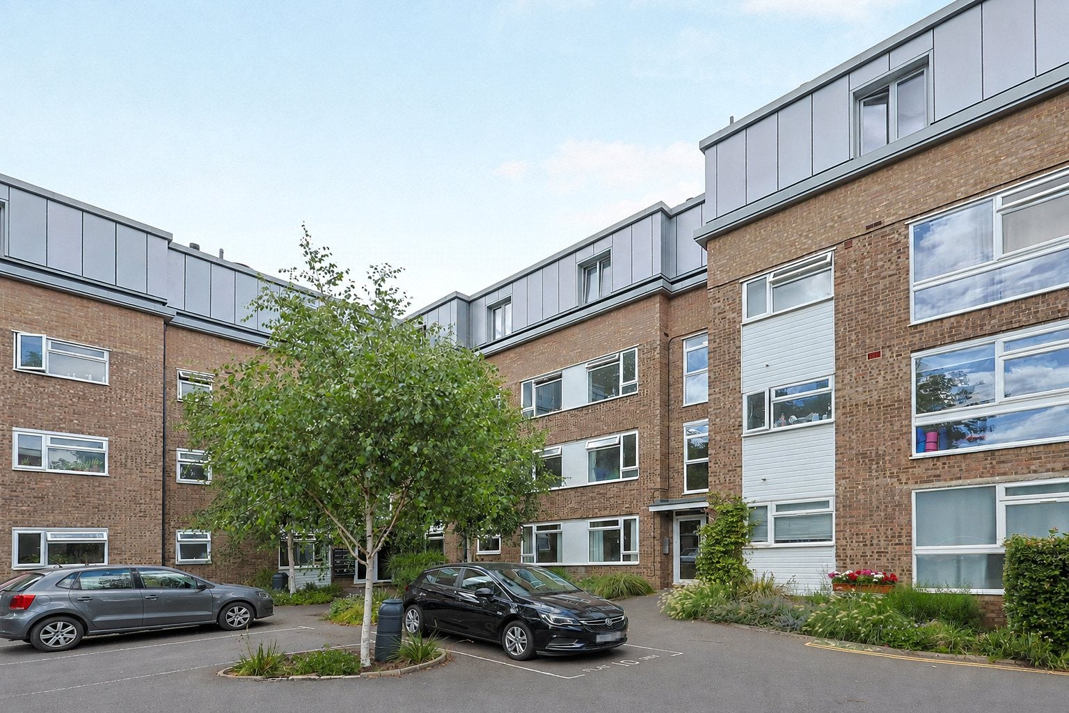Flat Upper Richmond Road in Greater London