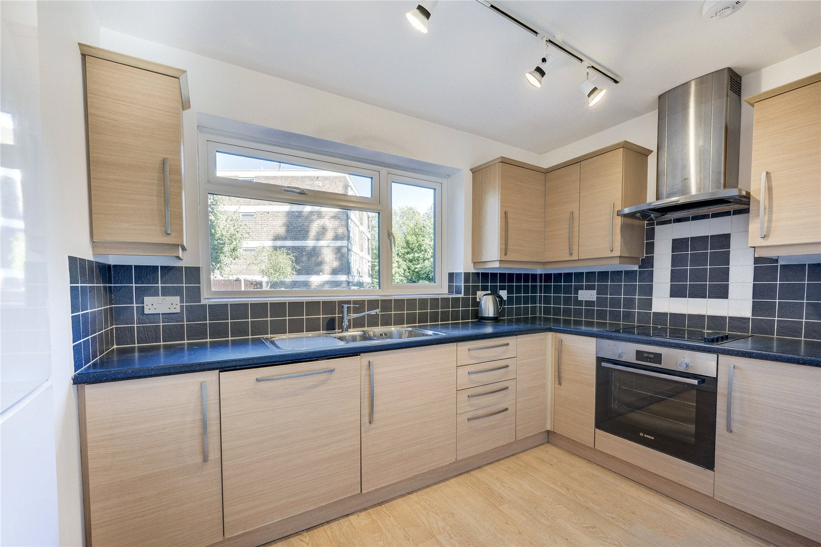 Flat Upper Richmond Road in Greater London