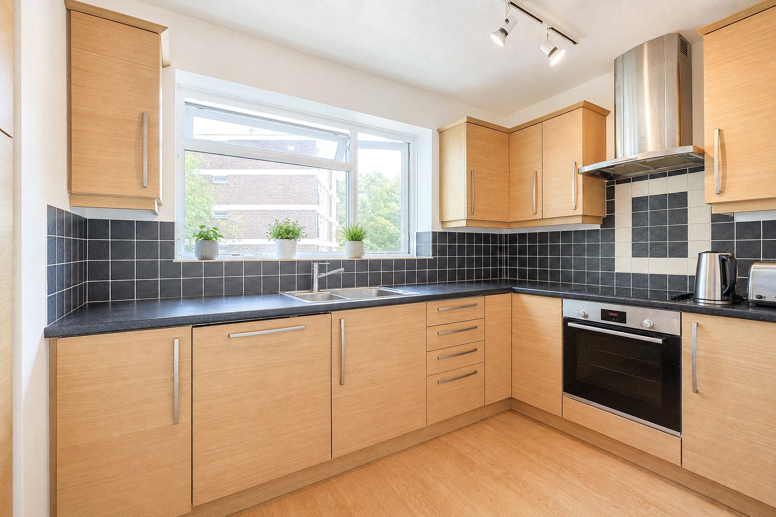 Flat Upper Richmond Road in Greater London