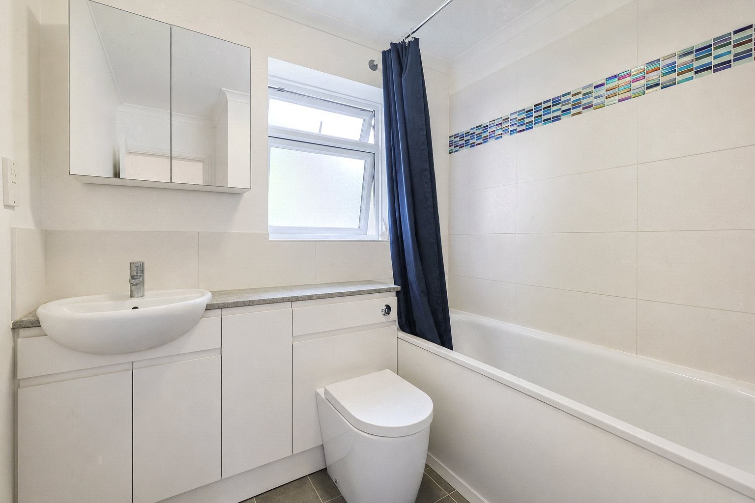 Flat Upper Richmond Road in Greater London
