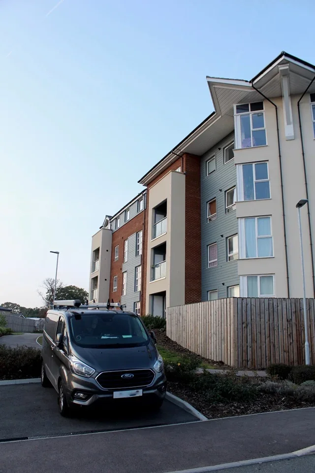 Flat Tower Court in Greater London