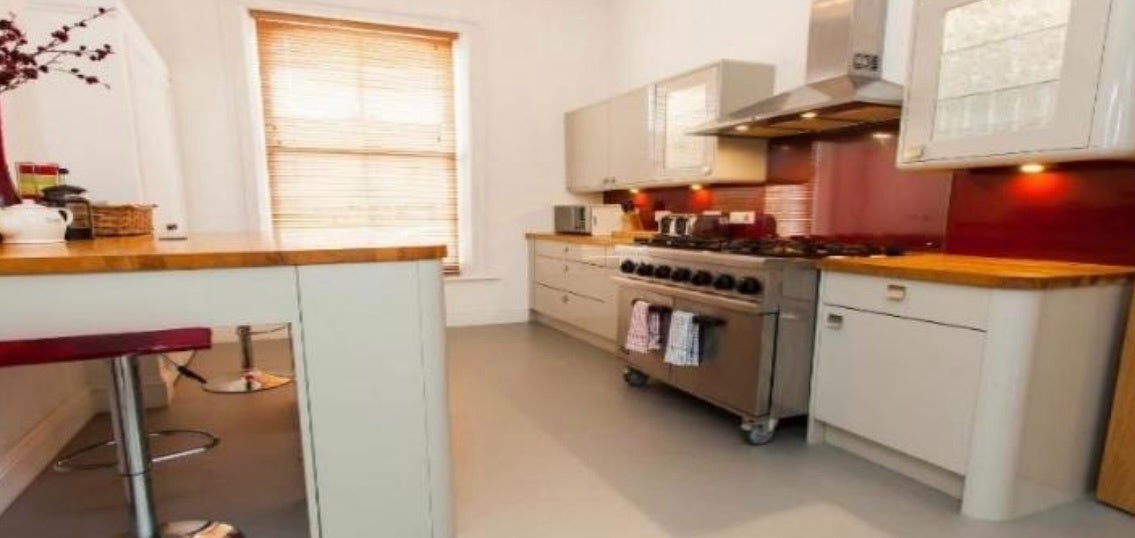 Room Newbridge Road in Bath