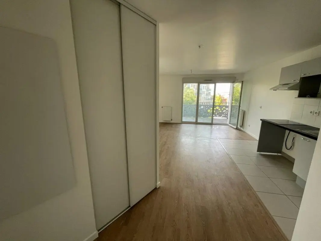 Flat Avenue Henri Barbusse in Bobigny