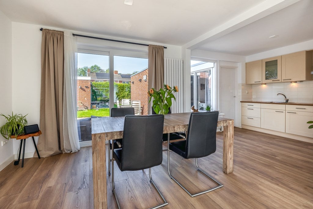 Twee-onder-één-kap te koop: Heemskerkstraat 84, Veendam