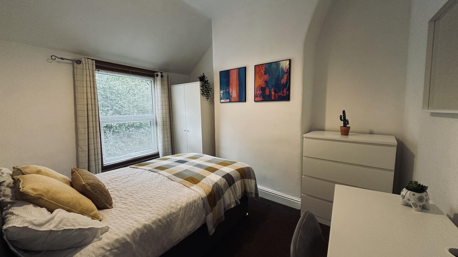 Room Sydney Road in Chester