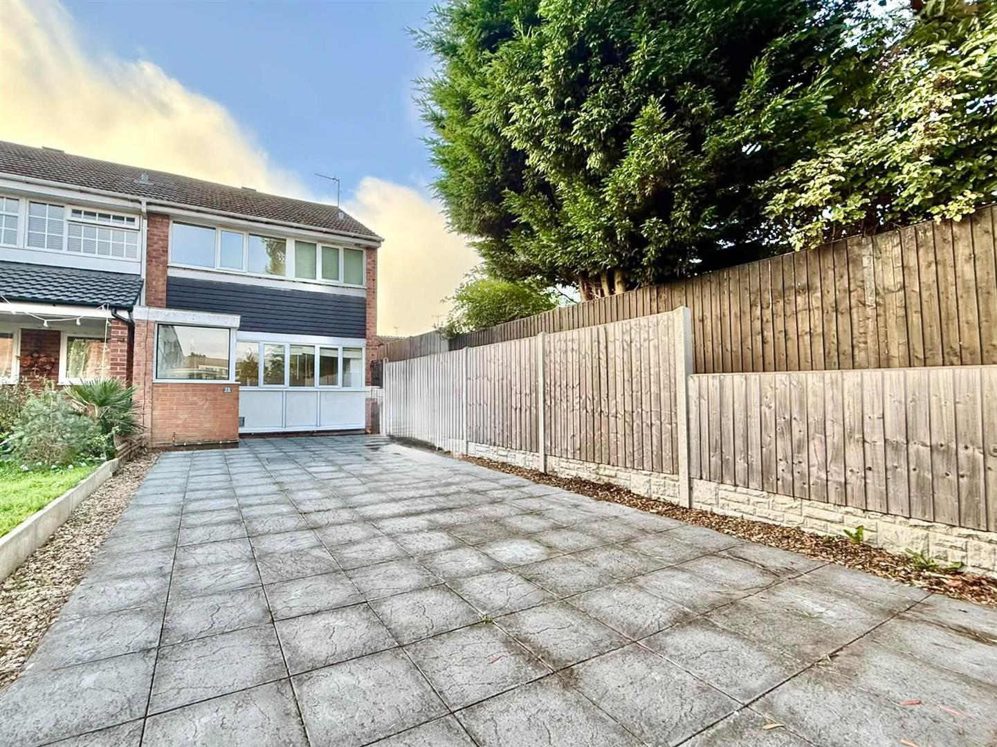 House Silver Walk in Nuneaton and Bedworth