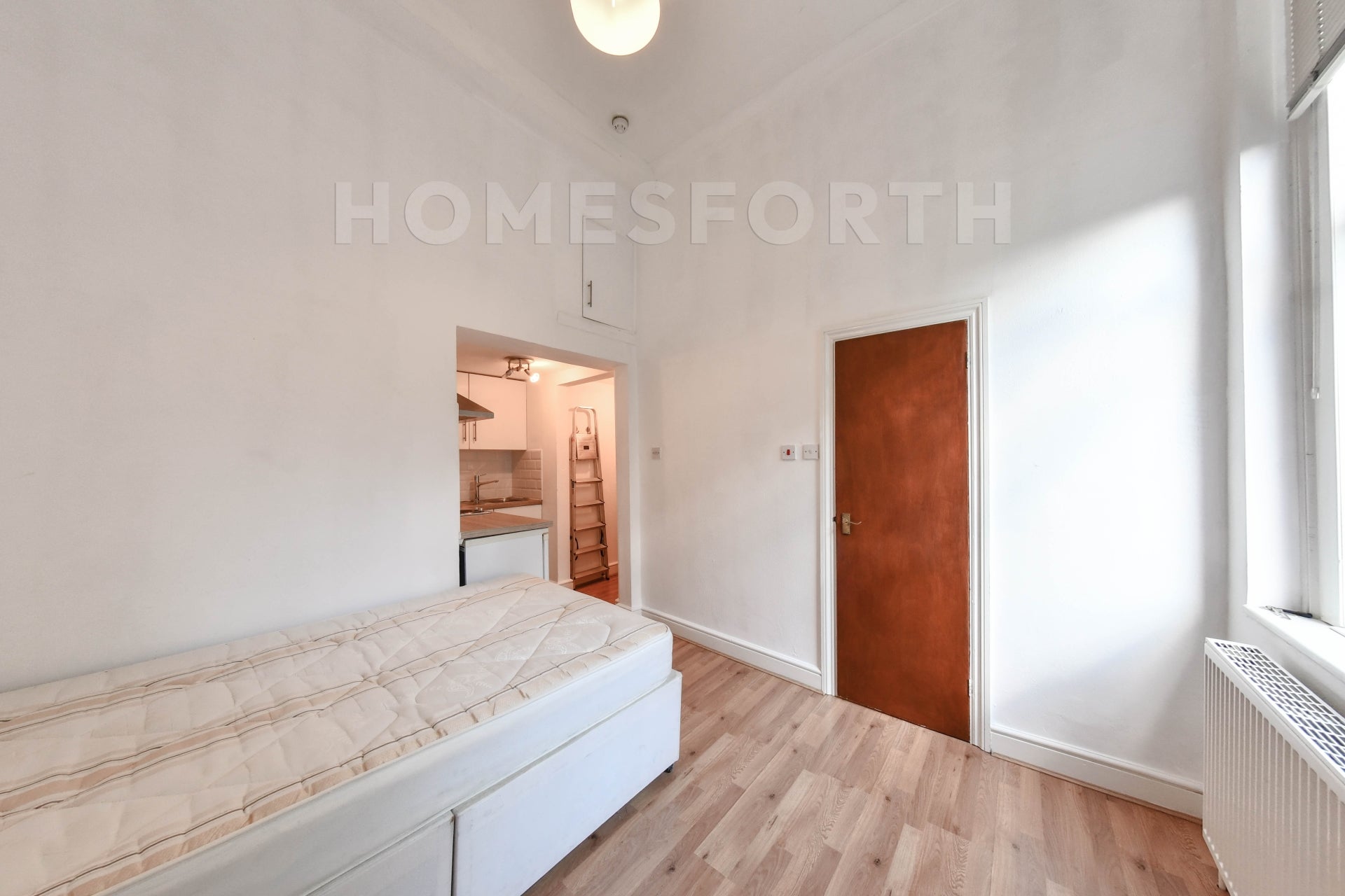 Flat West End Lane in Greater London