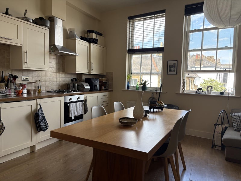 Flat Ossory Road in Greater London