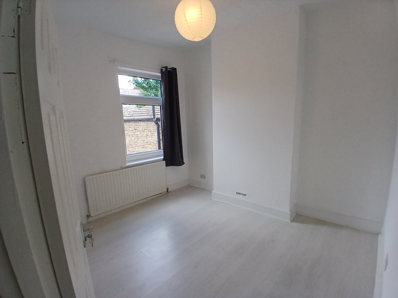 Room Doggett Road in Greater London