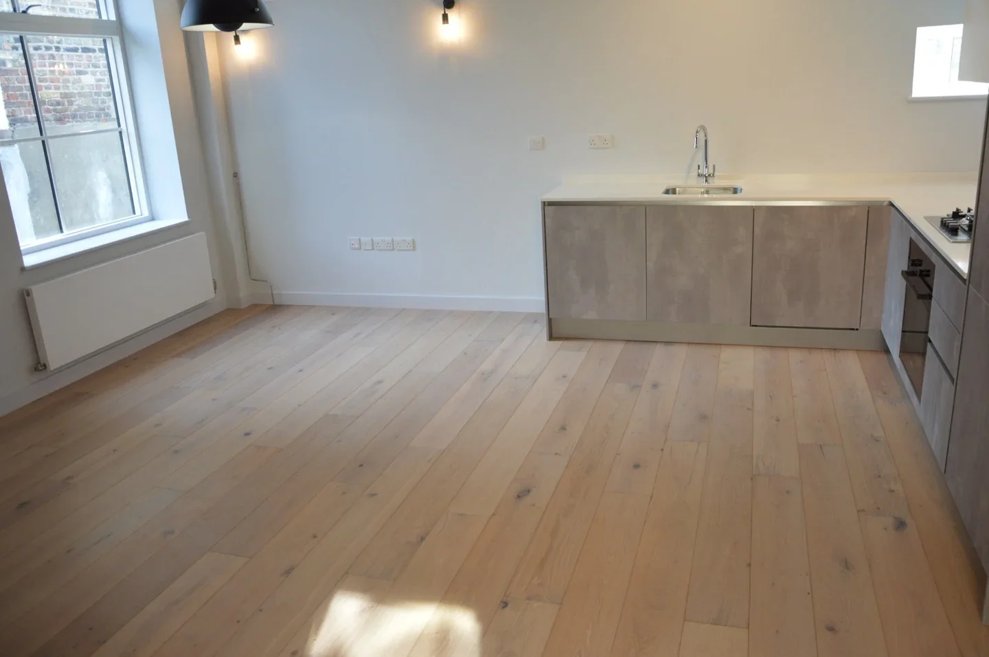 Flat Charteris Road in Greater London