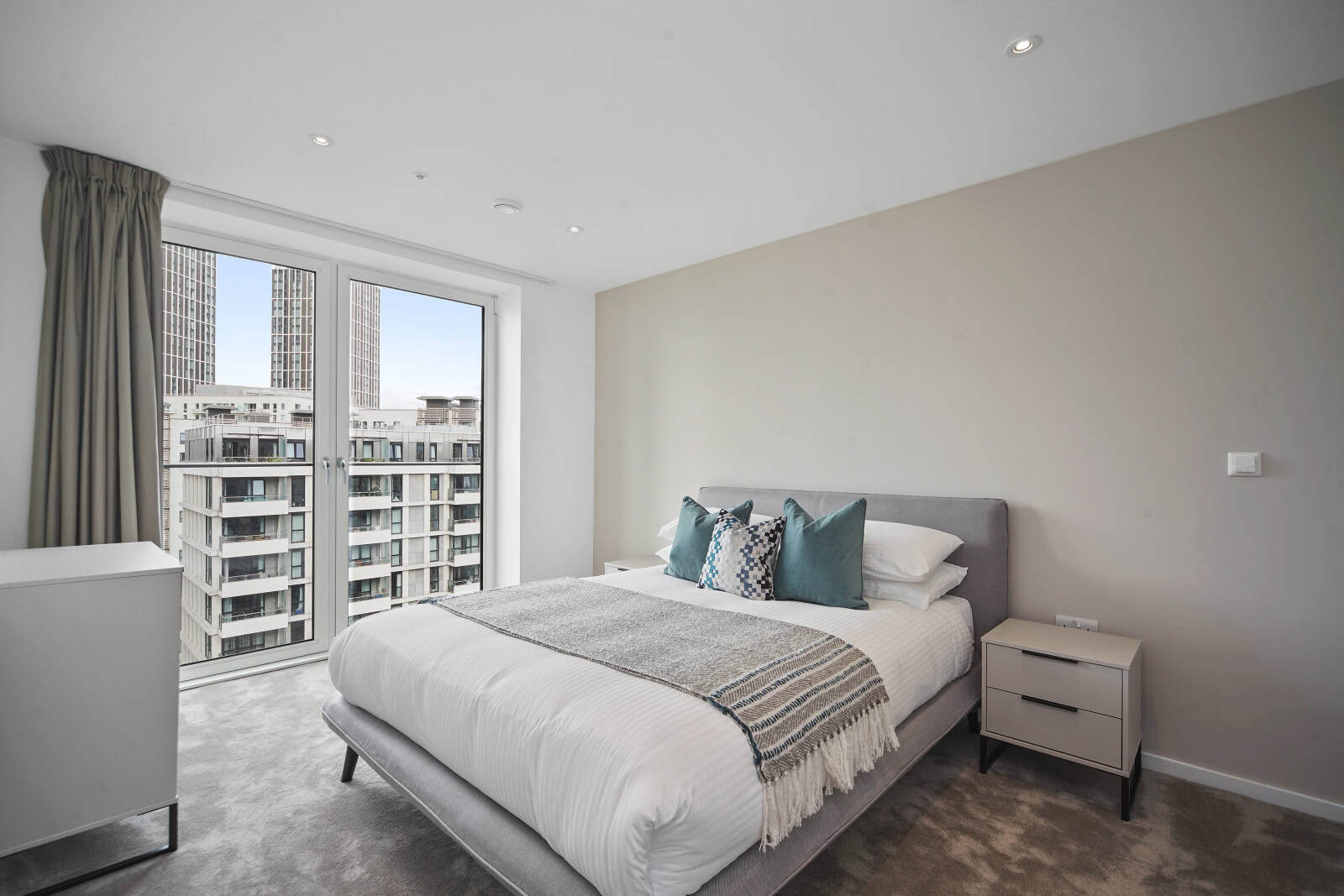 Flat Celebration Avenue in Greater London