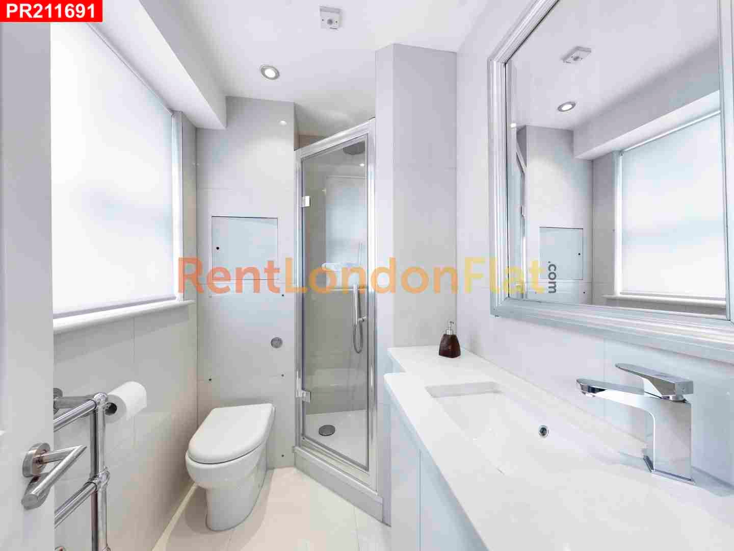 Flat Stanhope Gardens in Greater London