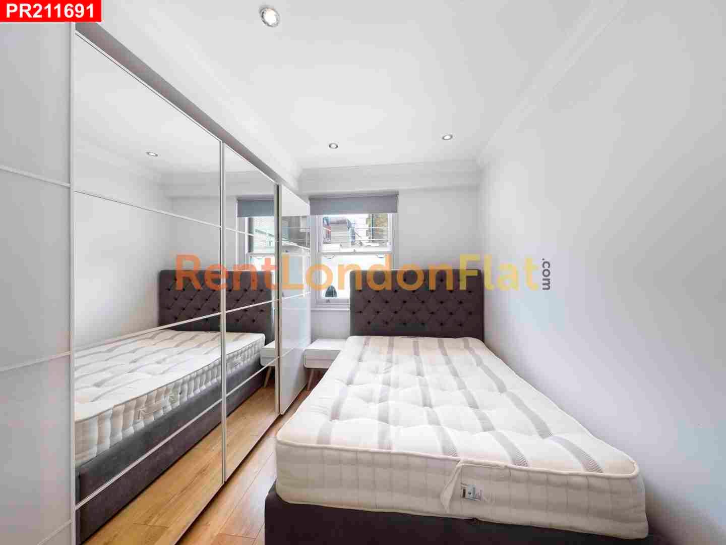 Flat Stanhope Gardens in Greater London