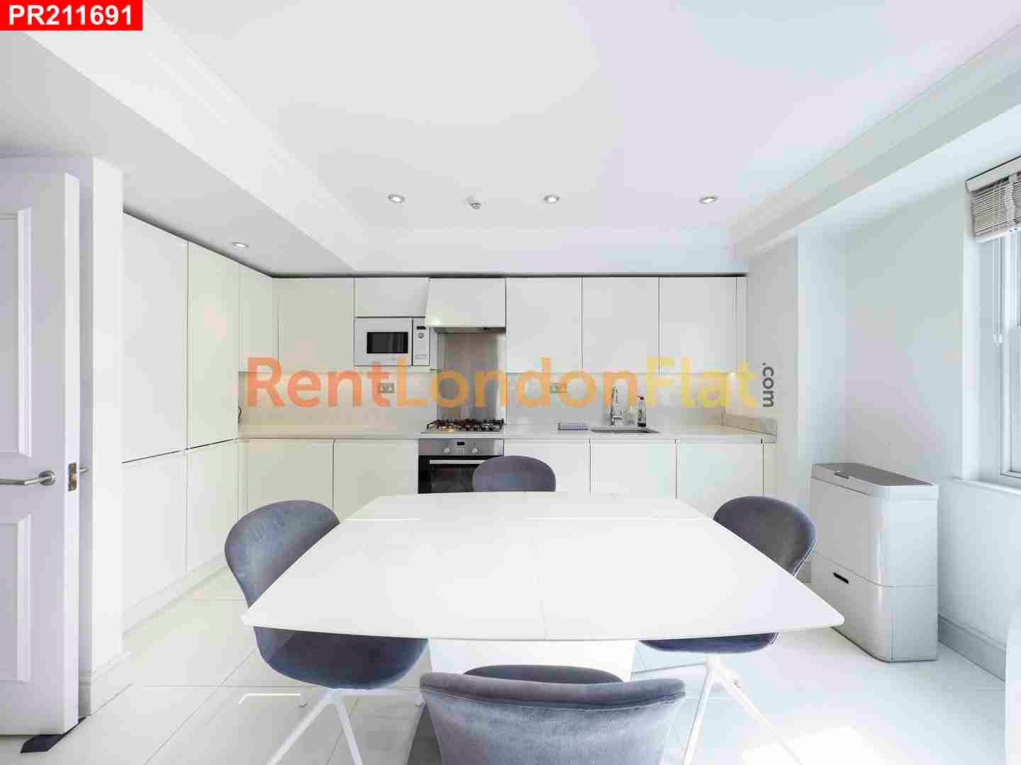 Flat Stanhope Gardens in Greater London
