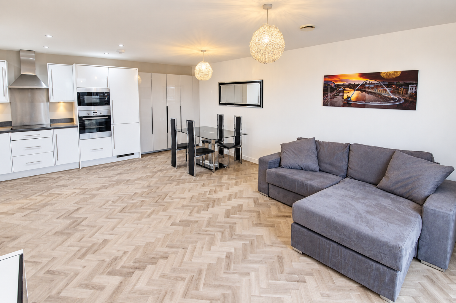 Flat Brinkburn Court in Newcastle upon Tyne