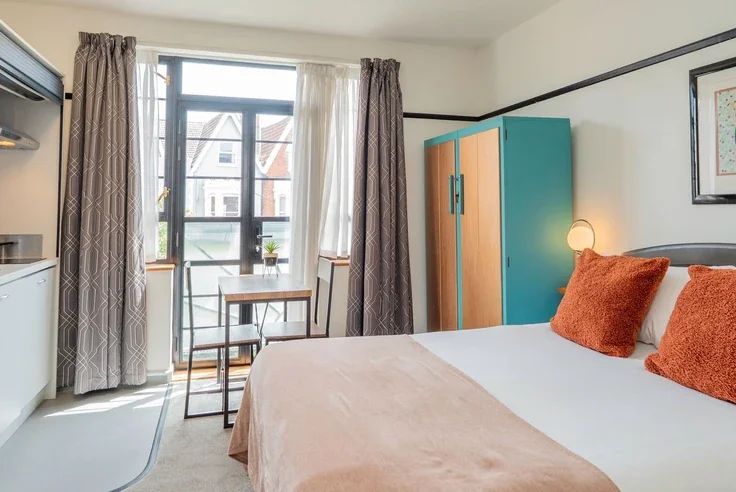 Flat Victoria Road South in Portsmouth