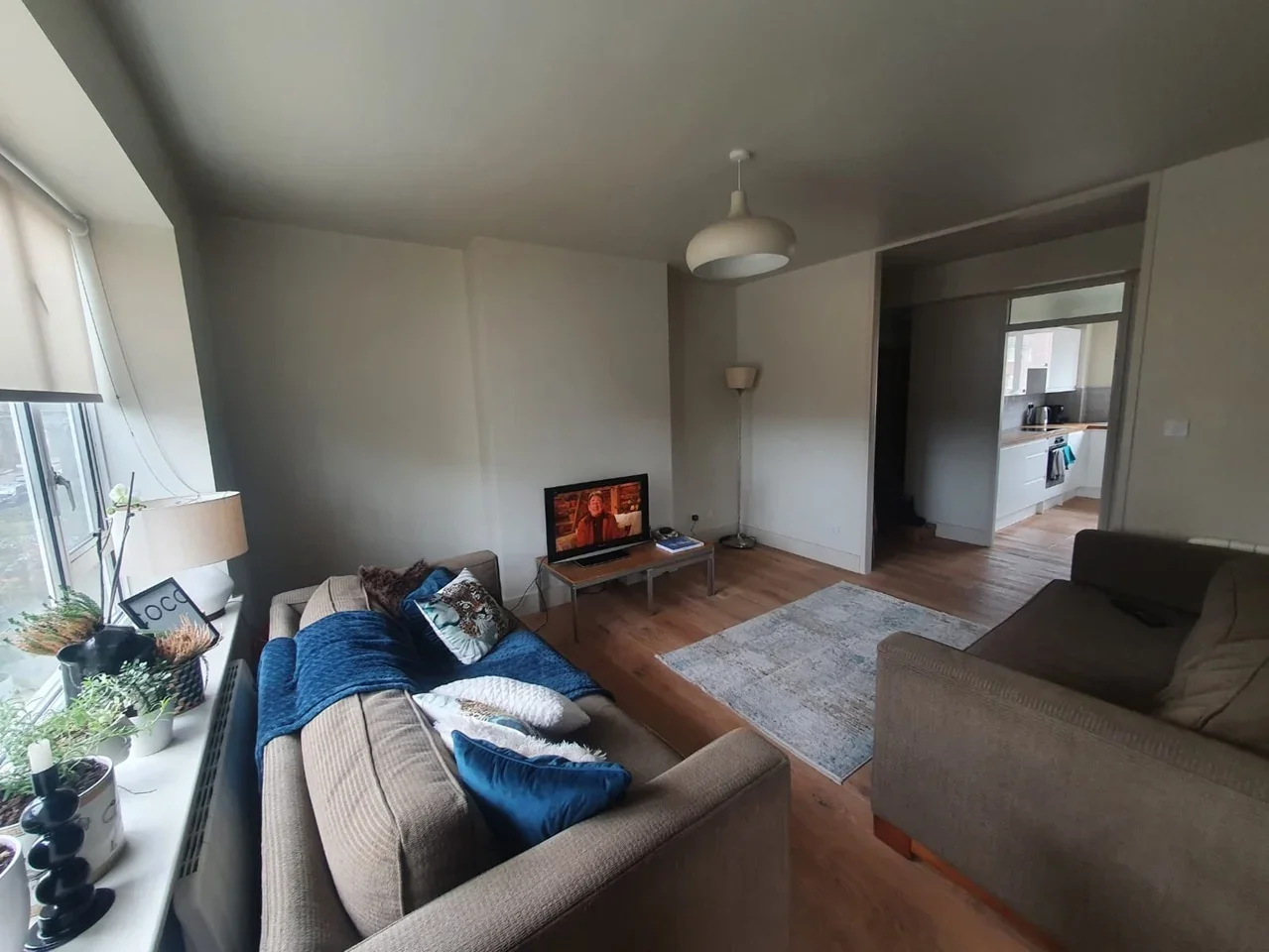Room Sirdar Road in Greater London