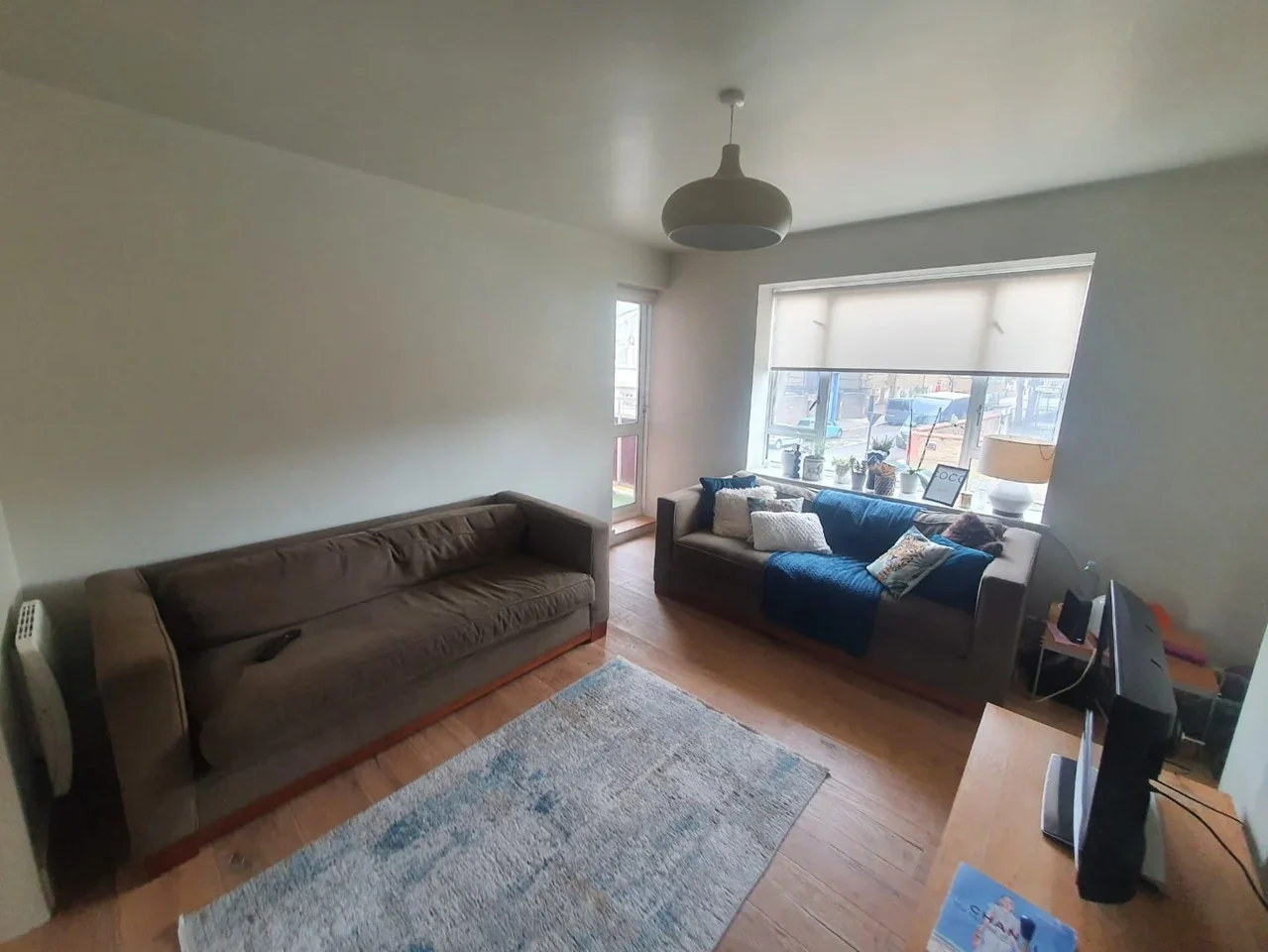 Room Sirdar Road in Greater London