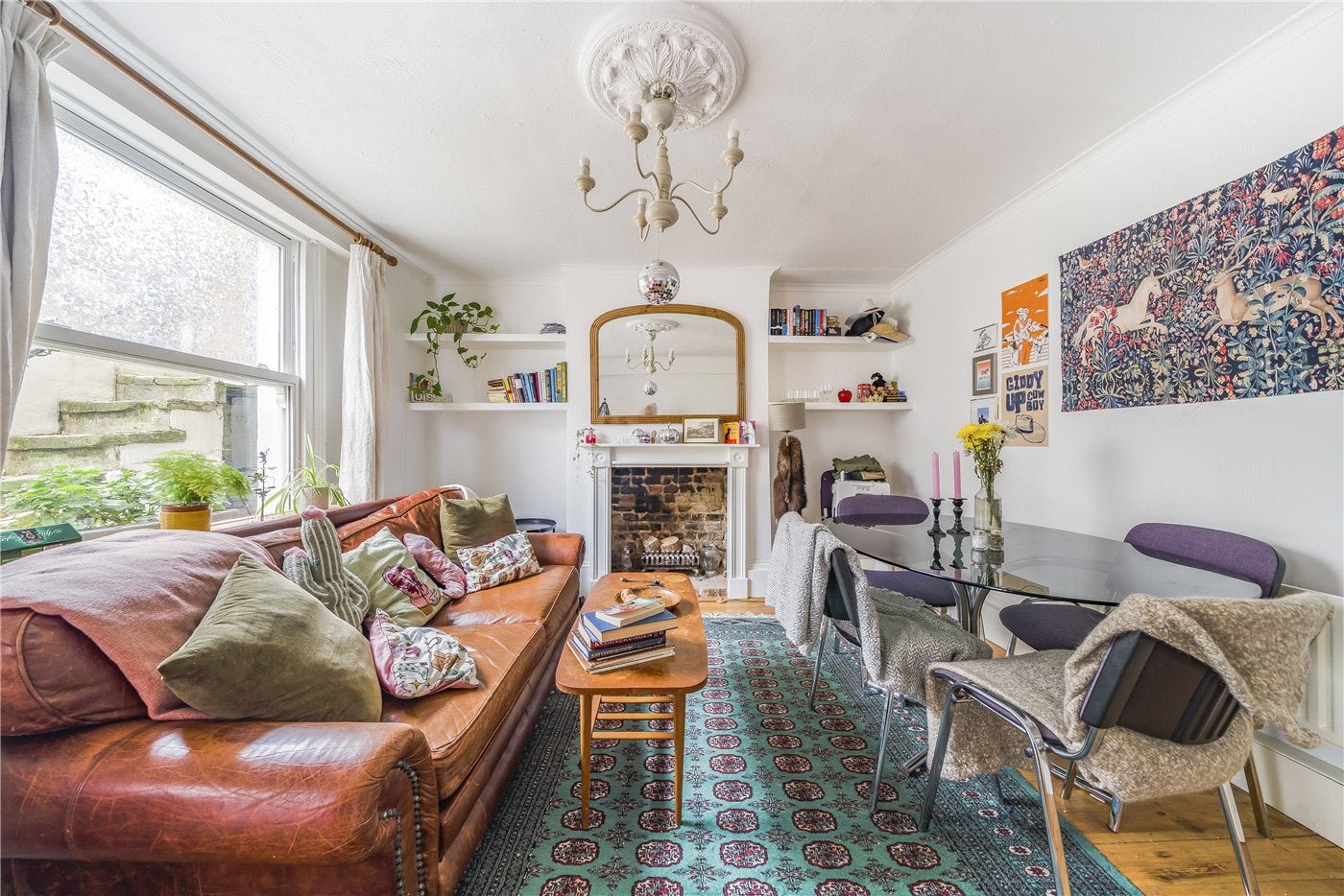 Flat Driffield Road in Greater London