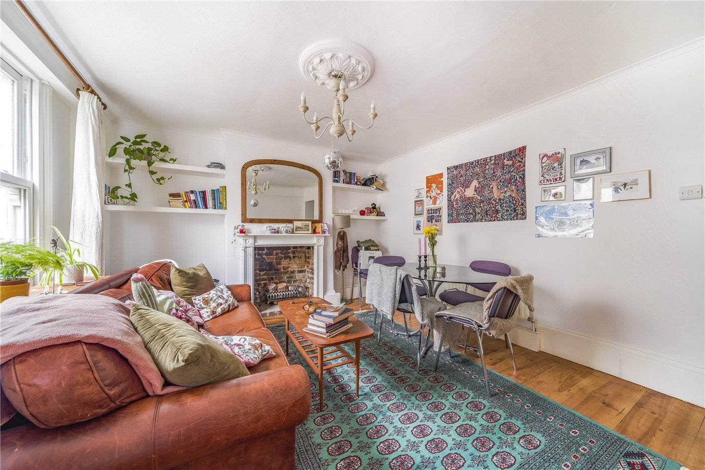 Flat Driffield Road in Greater London