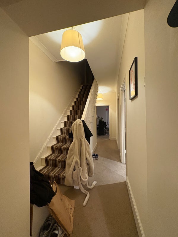Room Barrow Road in Greater London