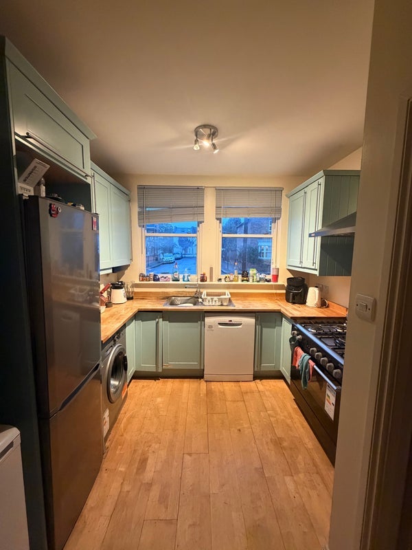 Room Moffat Road in Greater London