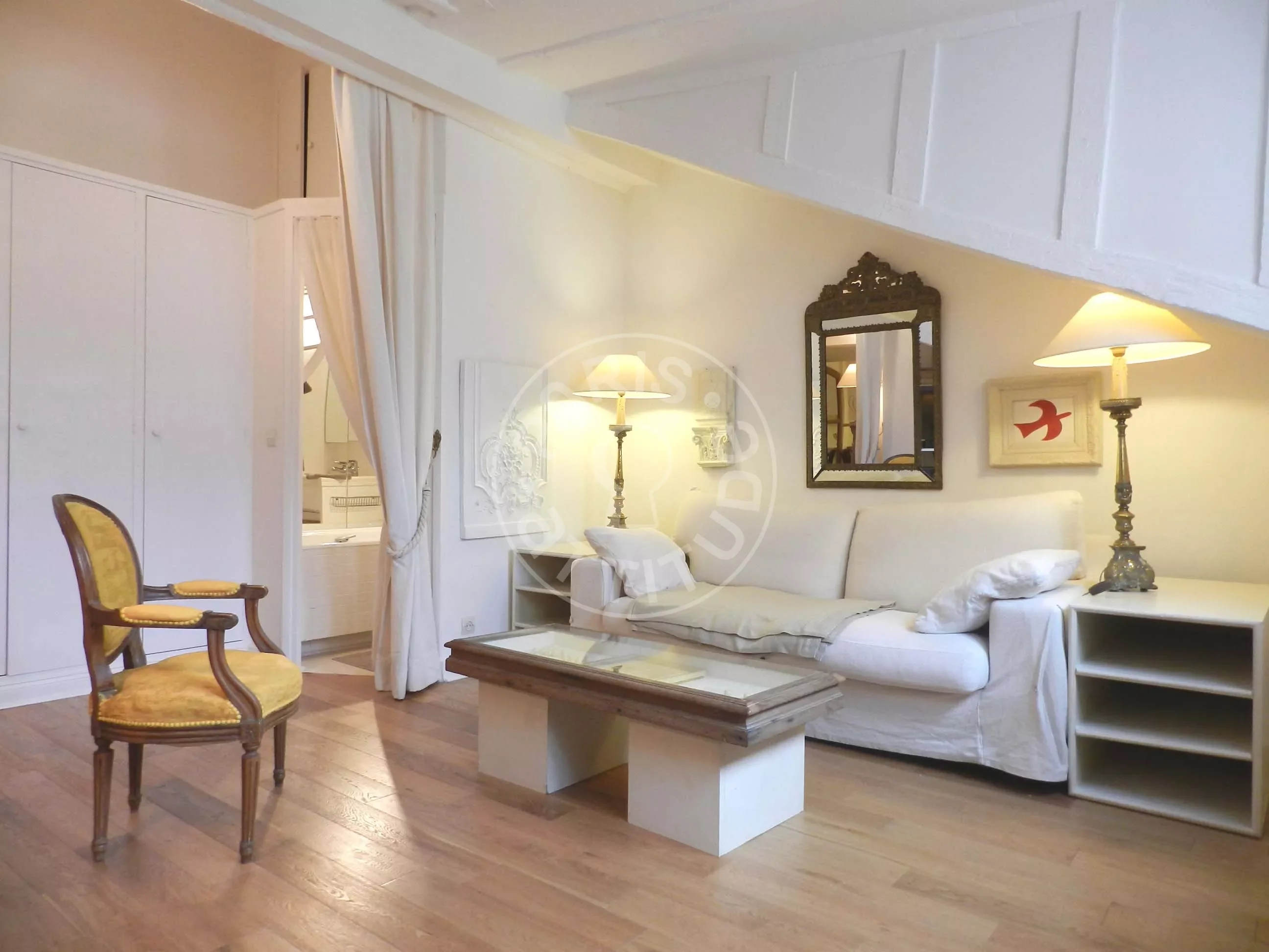 Flat Rue de la Sourdière in Paris