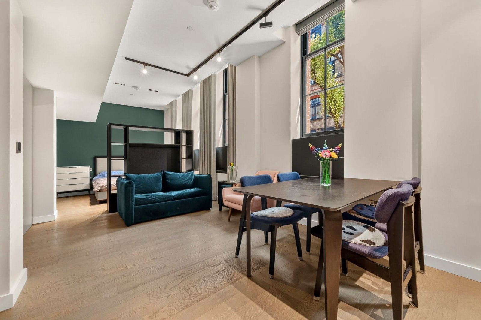Flat Macklin Street in Greater London