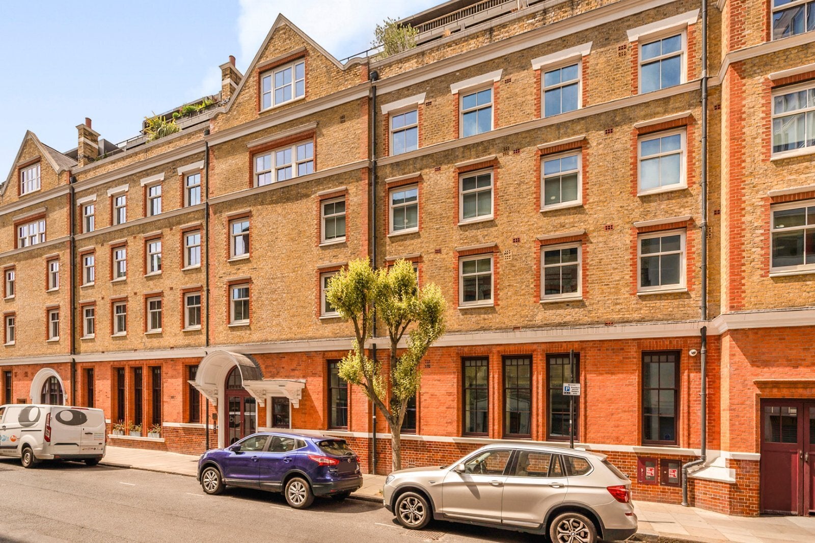 Flat Macklin Street in Greater London