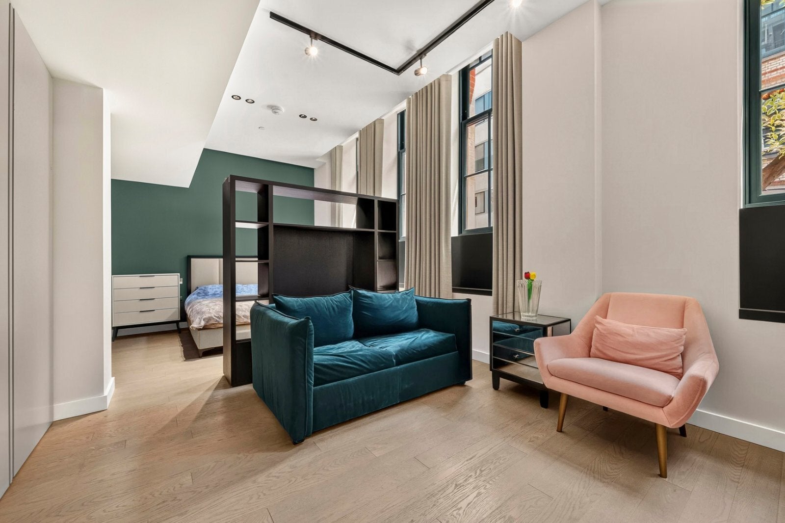 Flat Macklin Street in Greater London