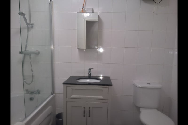 Room Sullivan Close in Greater London