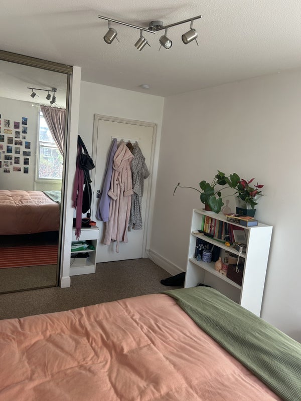 Room Sullivan Close in Greater London