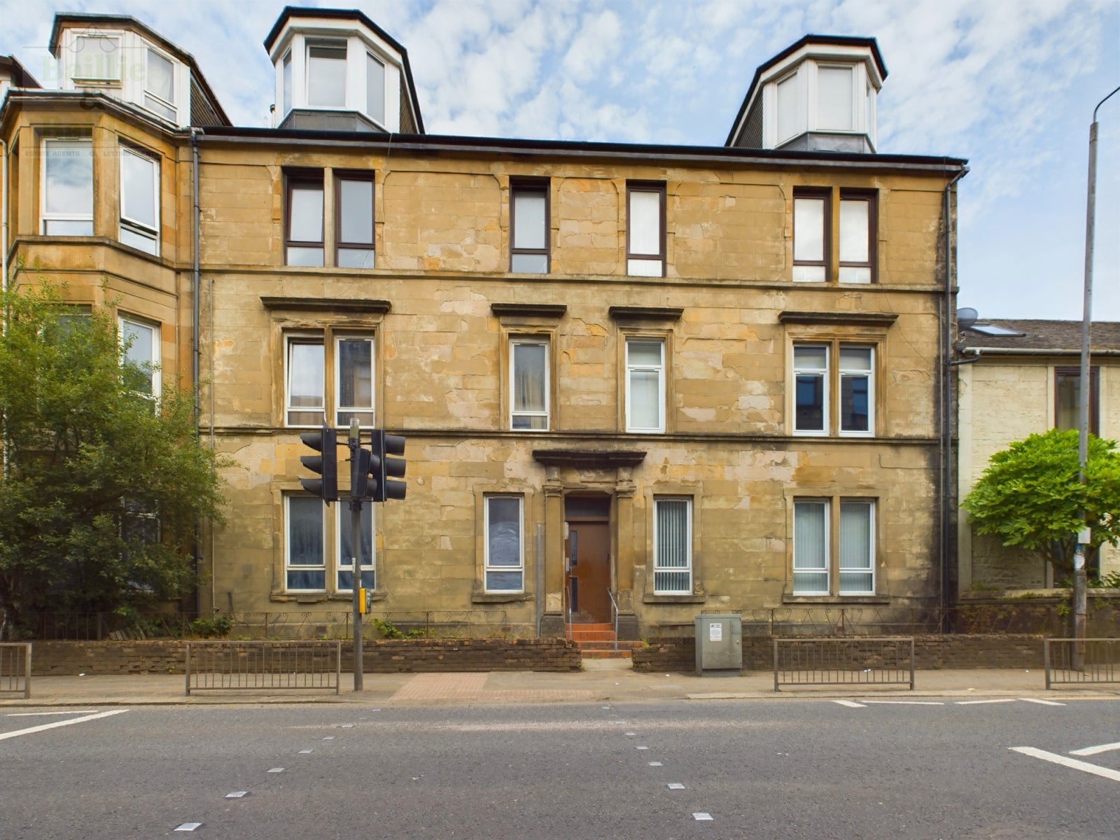 Flat Paisley Road in Renfrew
