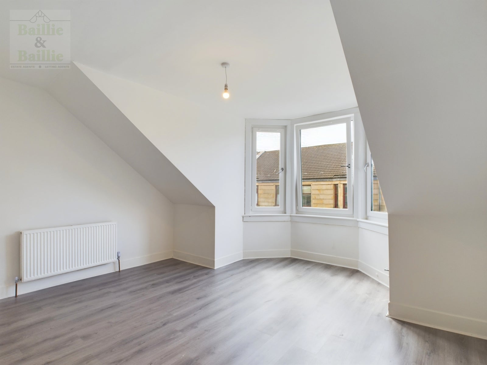 Flat Paisley Road in Renfrew