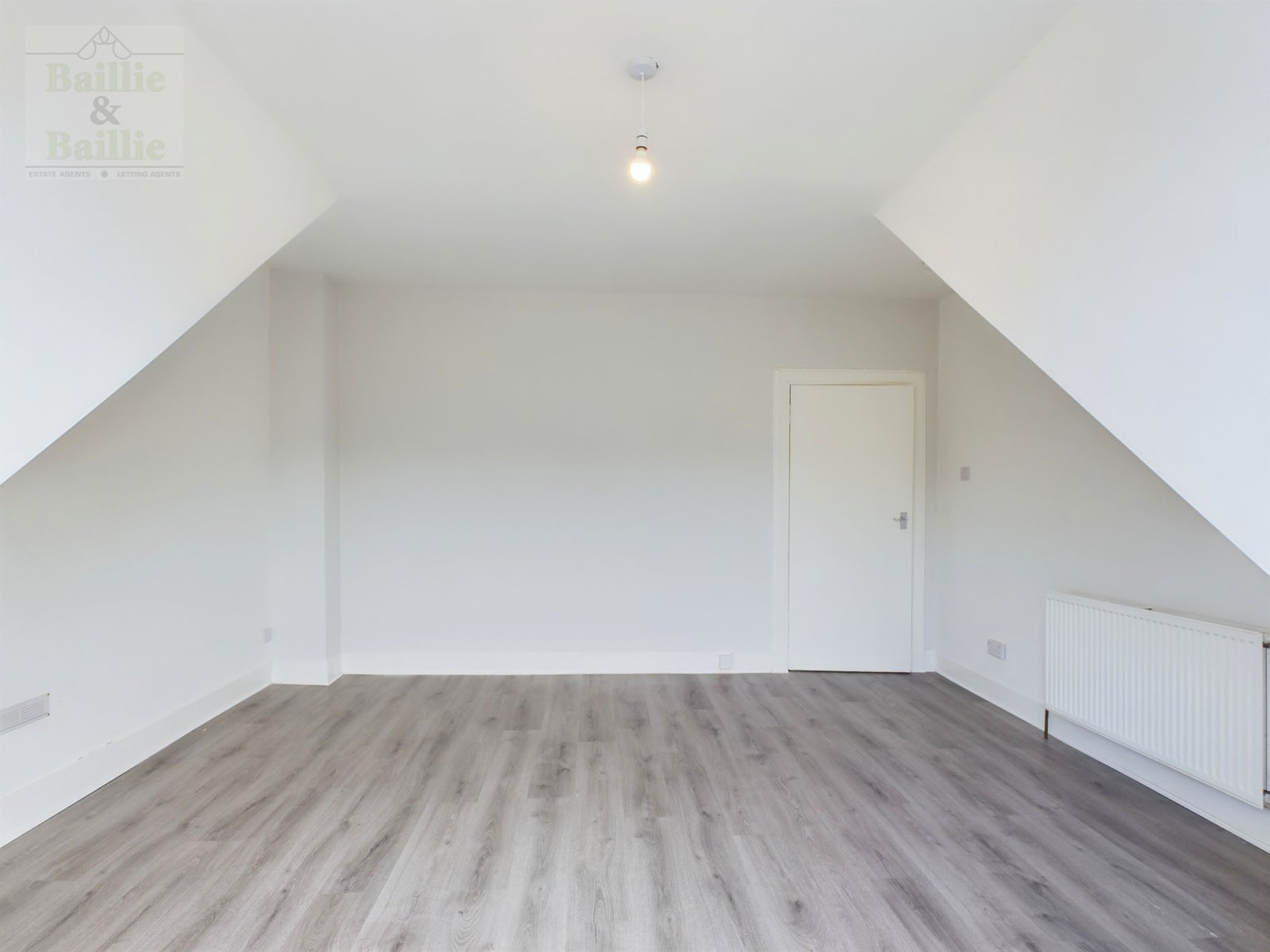 Flat Paisley Road in Renfrew