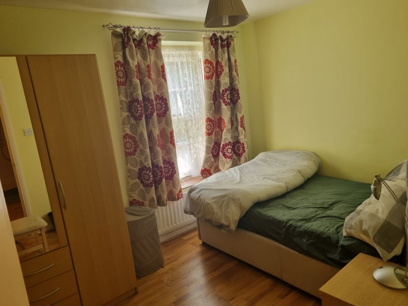 Room Ossulston Street in Greater London