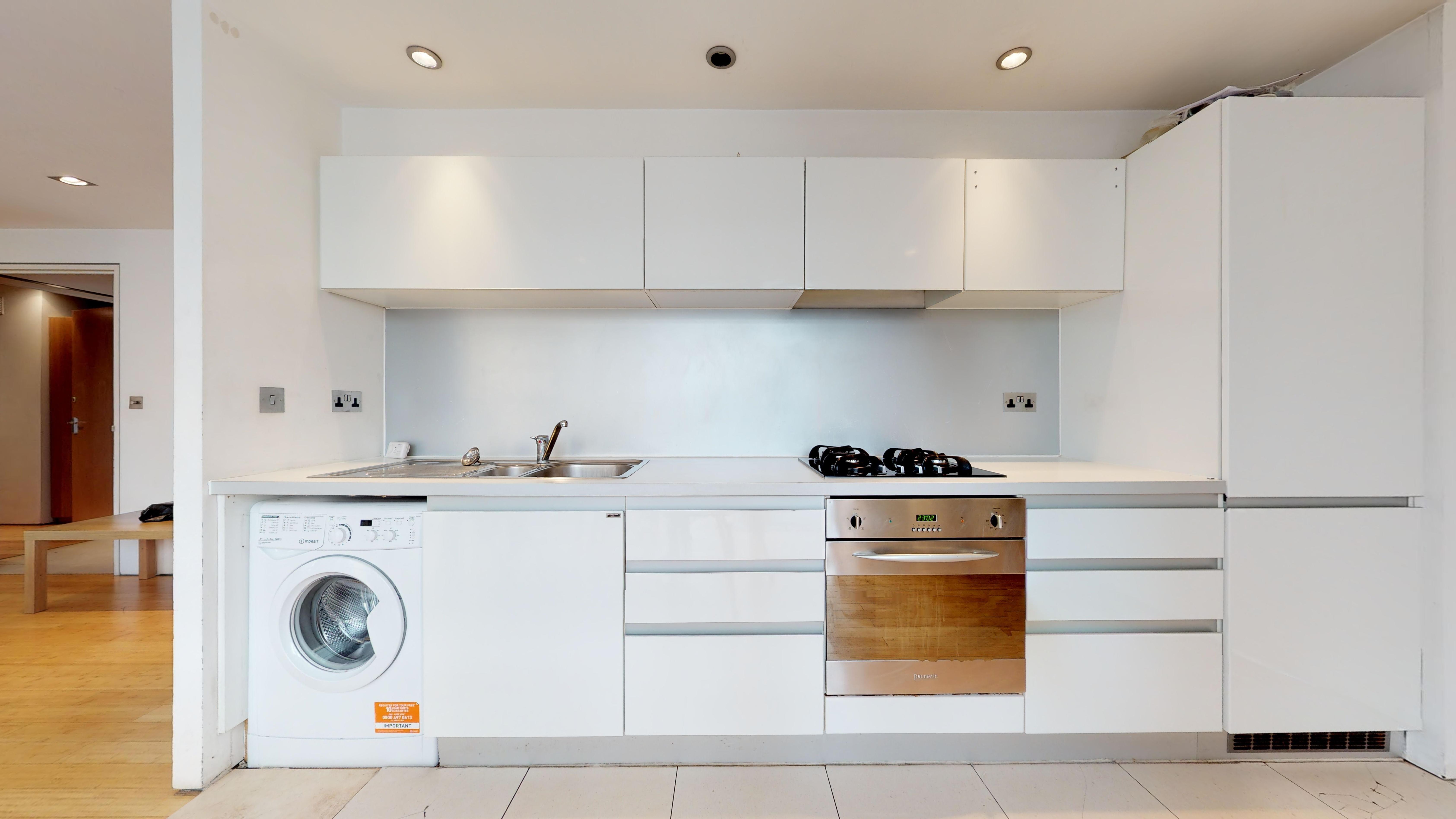 Flat Mortimer Road in Greater London